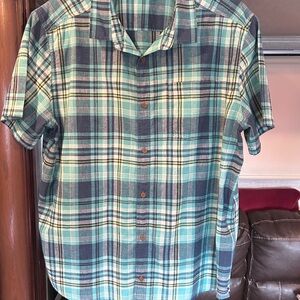 Casual Short-Sleeve Plaid Button-Down Shirt in Teal & Navy